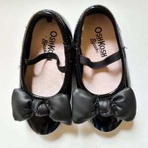 OshKosh B'gosh Black Dress Shoes with Bow